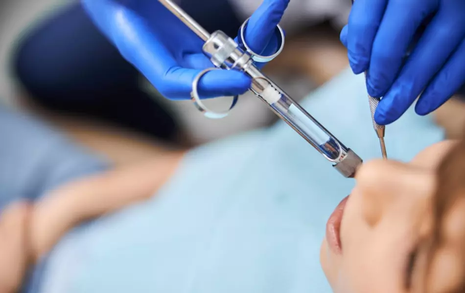 Când sunt necesare intervențiile chirurgicale dentare?